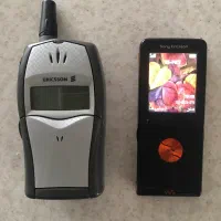 گوشی سونی اریکسون کلکسیونی ۲ عدد