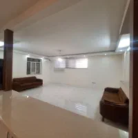 همکف راه جدا پرنور ۷ مترحاشیه