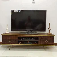 تلویزیون ۴۲ اینچ سامسونگ همراه میز