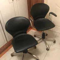 فروش دو عدد صندلی گردون بسیار تمیز