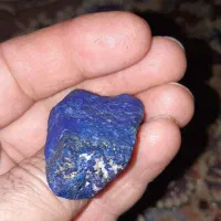 سنگ لاجورباذرات زردبه شرطت سختی ۱۳