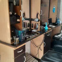 ویترین آرایشگاه|آرایشگاه و سالن‌های زیبایی|رودسر, |دیوار