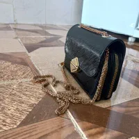 کیف|کیف، کفش، کمربند|بیستون, |دیوار