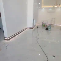 نصاب کاغذدیواری /نصاب قرنیز /نصاب پوستر /تی وی وال|خدمات پیشه و مهارت|قرچک, شهرک الحدید|دیوار