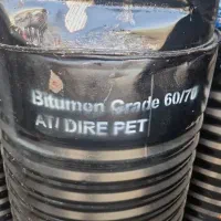 کار گر در اسکله