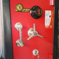 گاوصندوق با درب گنجینه و صفحه متحرک جادار