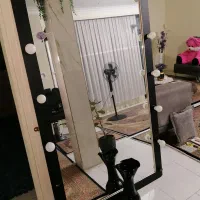 آیینه آرایشگاه