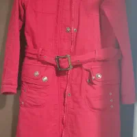 کاپشن قرمز|لباس|ساری, |دیوار