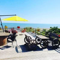 اجاره ویلا استخردار تریبلکس بر ساحل|اجارهٔ کوتاه‌مدت ویلا و باغ|بندر انزلی, چهارفریضه|دیوار