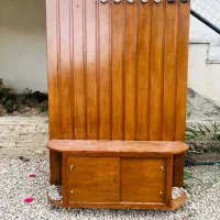 اویز و‌جاکفشی
