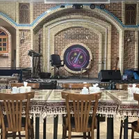 نیرو کار در رستوران اندیشه شهریار