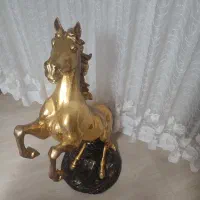 مجسمه اسب  طلا کوب