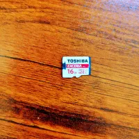 رم 16 گیگ TOSHIBA کلاس 10