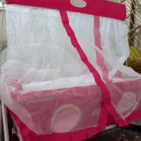 گهواره با پشه بند