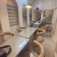 چراغ آویز بالای میز اتاق