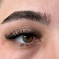 کاشت و لیفت و لمینت مژه و خدمات رنگ مو
