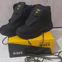 کفش ورزشی و چرم و کوهنوردی