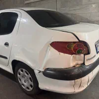 مشاور و خریدار خودرو تصادفی