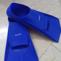 فین شنا و دستکش