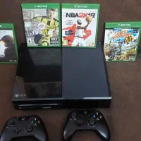 xbox one با دو دسته و ۴ بازی فیزیکی