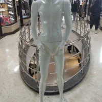 مانکن در حد نو.