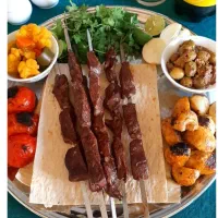 شاطر و همکار ساده نیازمندیم