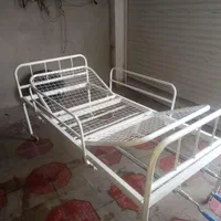 تخت بیمار لگن دار در حد نو همراه تشک مواج