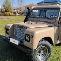 لندرور نیم تن