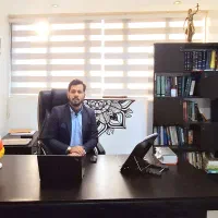 وکیل پایه یک دادگستری