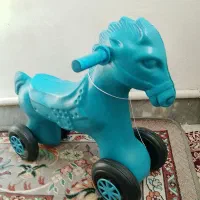 اسب پلاستیکی|اسباب‌بازی بچه|پاکدشت, حصار امیر|دیوار