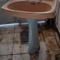 روشویی و پایه