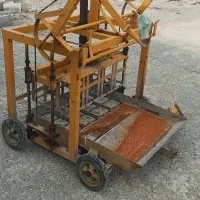 دستگاه بلوک زنی  ته بسته در حد نو  یکسال کار کرد