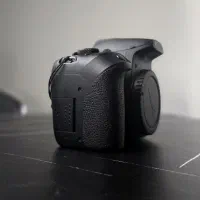دوربین Canon 850d ، بدون لنز ، یک باتری اضافه|دوربین عکاسی و فیلمبرداری|کرج, عظیمیه|دیوار