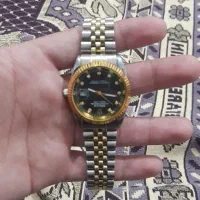 یک ساعت به فروش میرسد