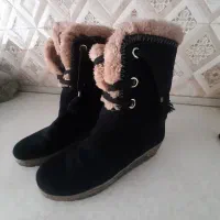 دو جفت نیم بوت مشابه نو