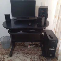 کامپیوتر و میز و اسپیکر سالم