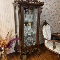 ویترین چوبی منبت کاری شده