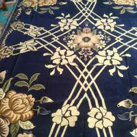 دو عددروفرشی مخمل ۱۲ متری یکی نو یکی درحدنو
