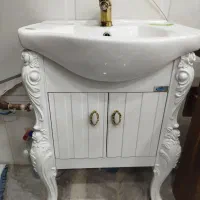 روشویی به همراه شیرآب