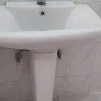 روشویی و شیر