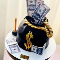 کلاس تخصصی حرفه ای کیکهای خامه ای ودیزاین بامدرک