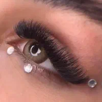 خدمات حرفه ای کاشت مژه