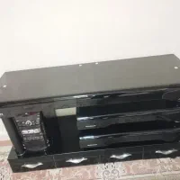 میز تلویزیون و رادیو ظبط به همراه ۳عددباند