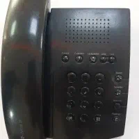 همکار خانم جهت پاسخگویی  به تلفن