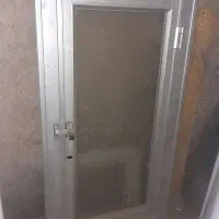 درب ورودی اتاق وپنجره ودرب کمدی