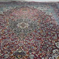 یک فرش ۹متری سالم تمیز شسته شده داخل کارو