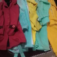 چند عدد پالتو زمستانه در رنگ هایه متفاوت