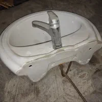 روشویی بهمراه شیر