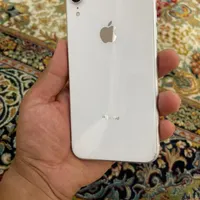 اپل iPhone XR با حافظهٔ ۱۲۸ گیگابایت