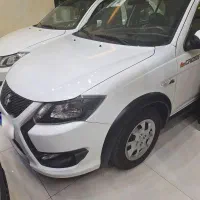 کوییک ۴۰۲ اتو جوان پیرنیا بغل پمپ گاز